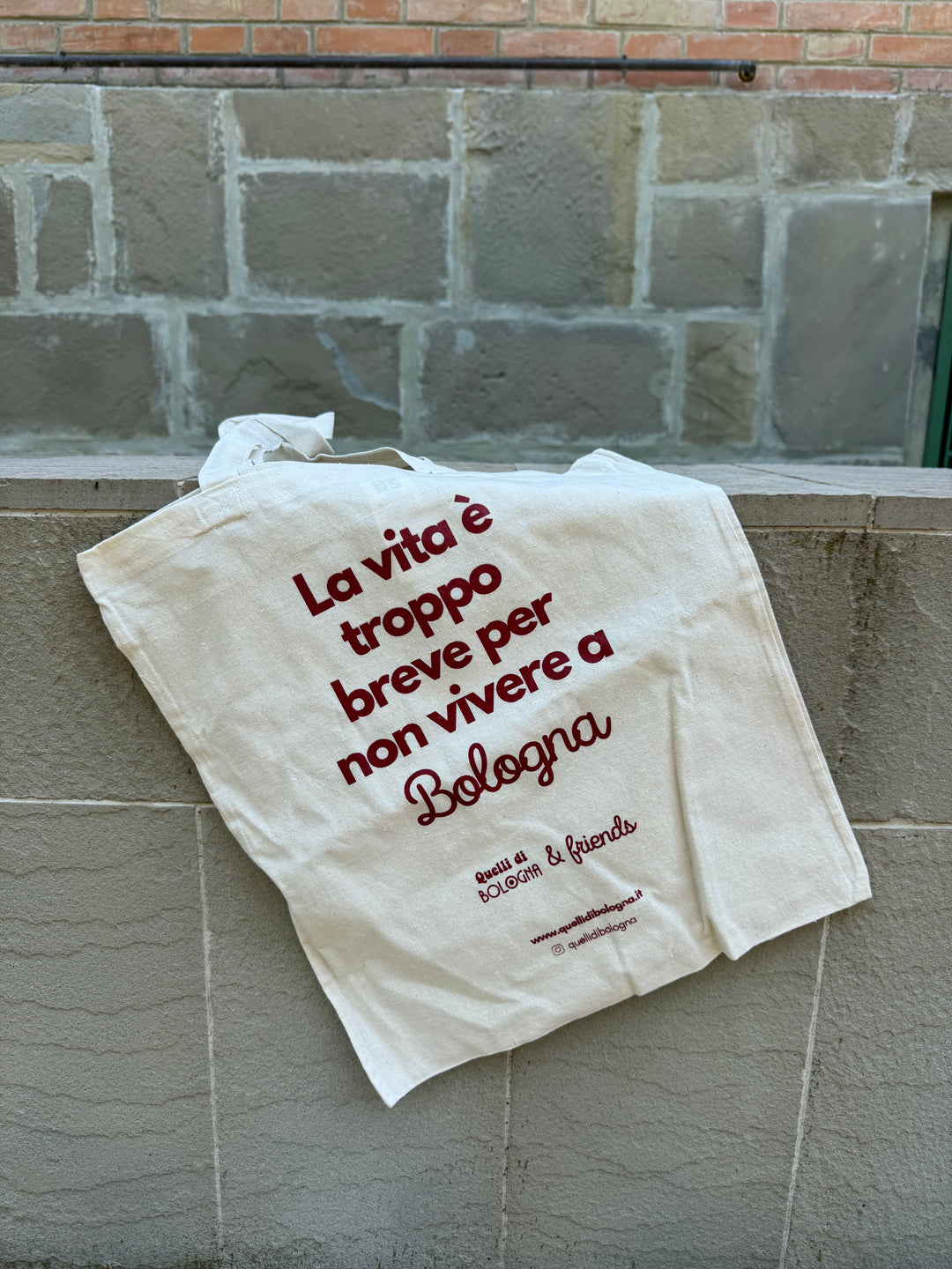 Shopper "La vita è troppo breve per non vivere a Bologna"