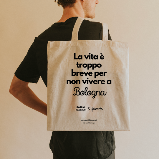 Shopper "La vita è troppo breve per non vivere a Bologna"
