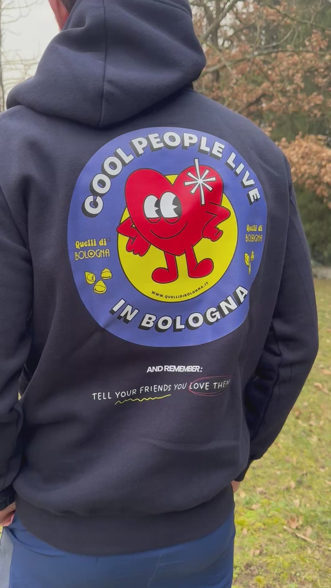 Cool People live in Bologna con cappuccio