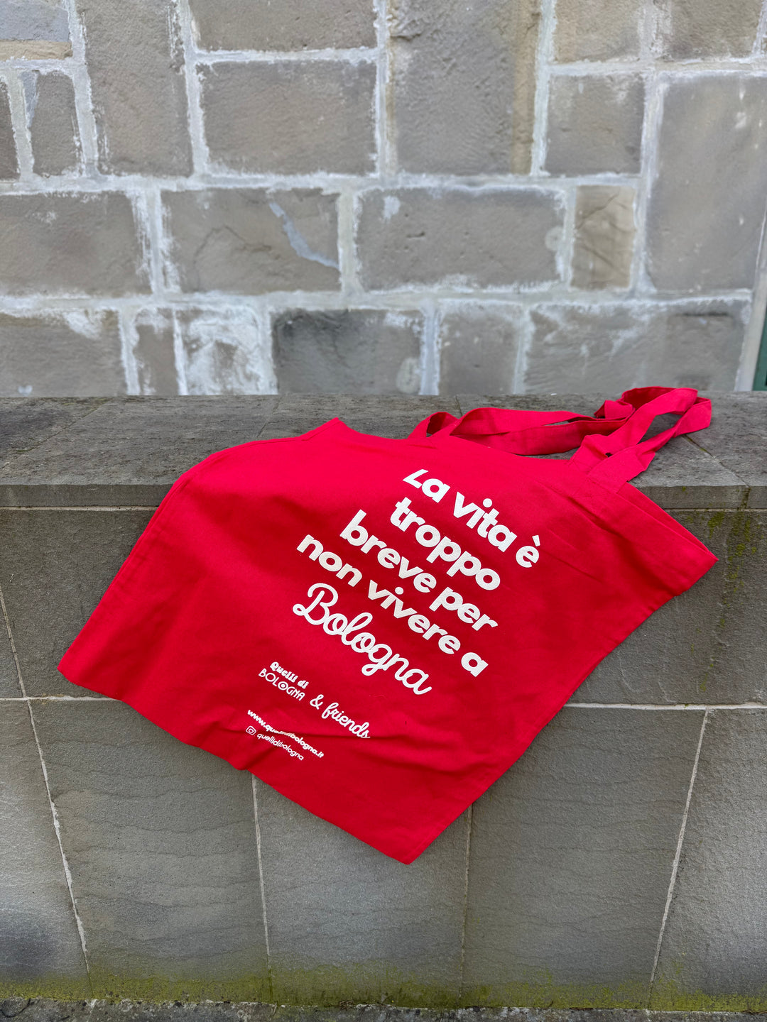 Shopper "La vita è troppo breve per non vivere a Bologna"