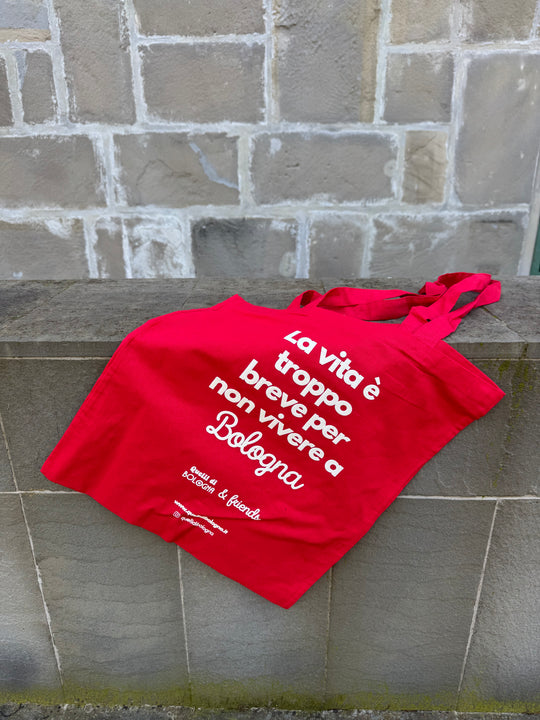 Shopper "La vita è troppo breve per non vivere a Bologna"
